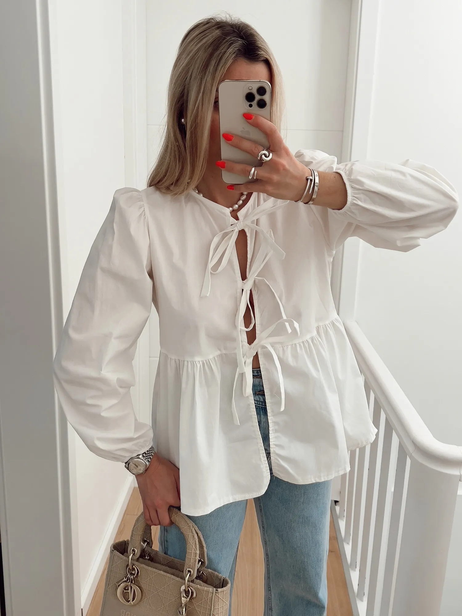 Blouse JONNA À noeuds et manches longues, blanc