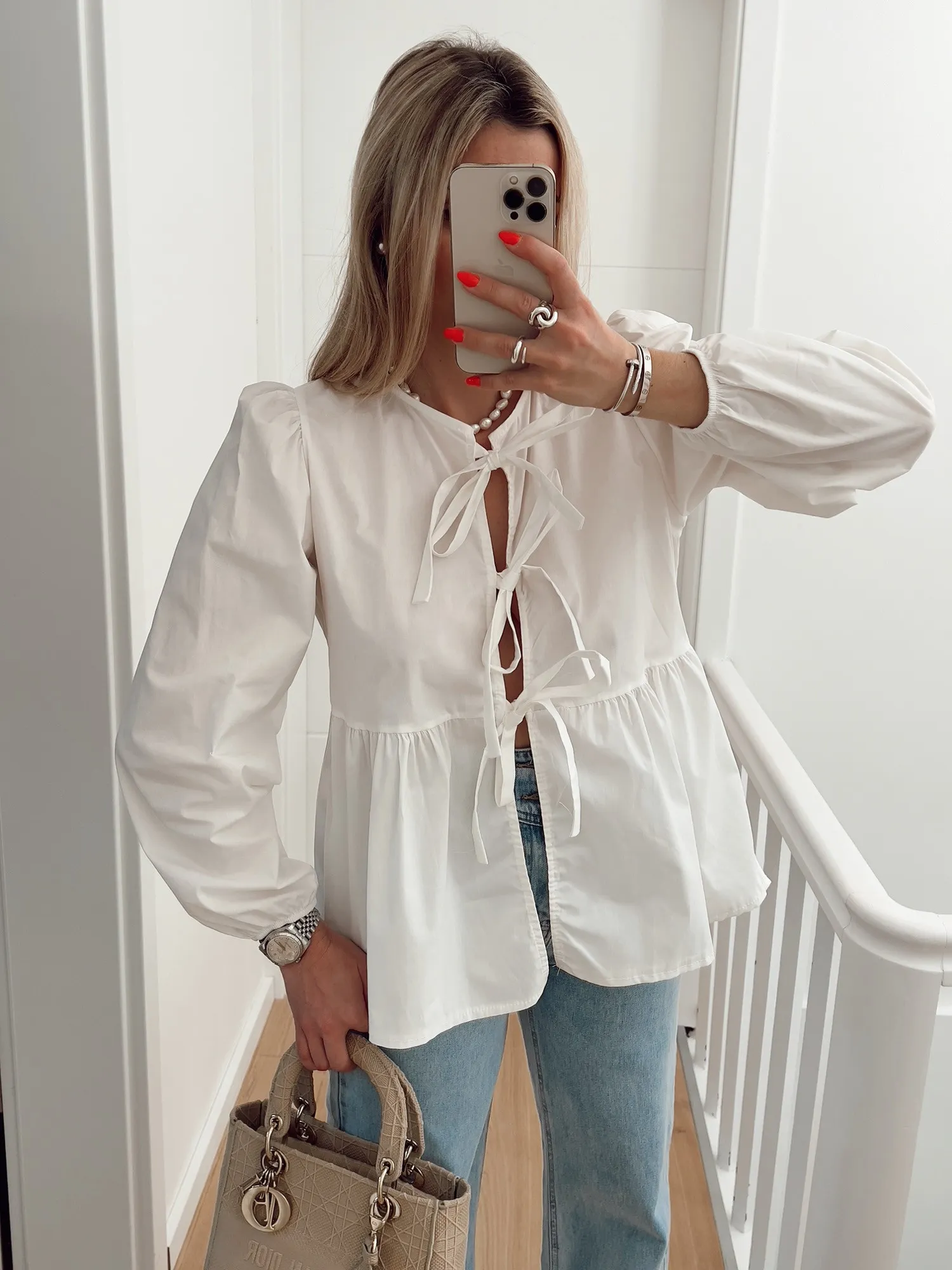 Blouse JONNA À noeuds et manches longues, blanc