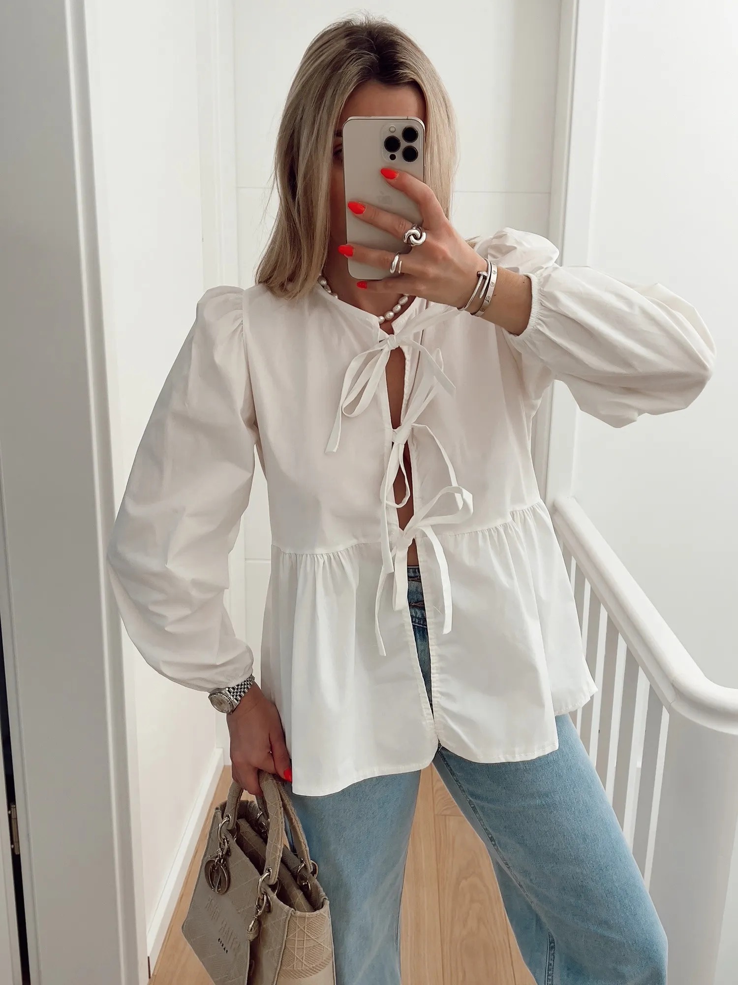 Blouse JONNA À noeuds et manches longues, blanc