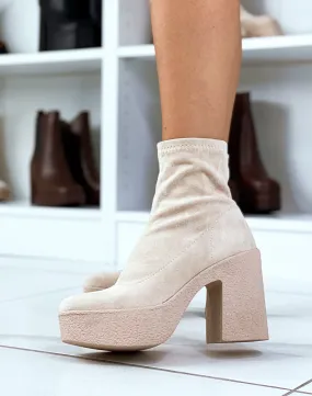 Bottines beige en suédine effet chaussette à talon épais texturé