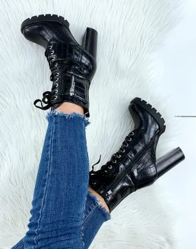 Bottines à talon effet croco noir avec petite poche