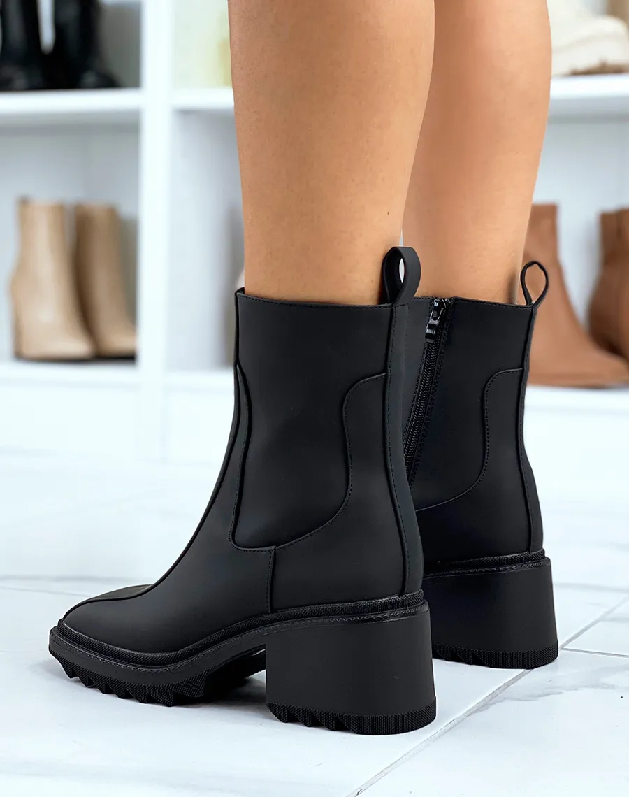 Bottines à talon noires gommées avec surpiqures