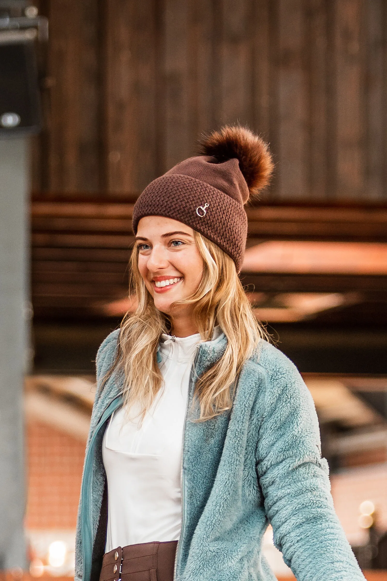 Horze Bonnet tricoté Arya avec pompon