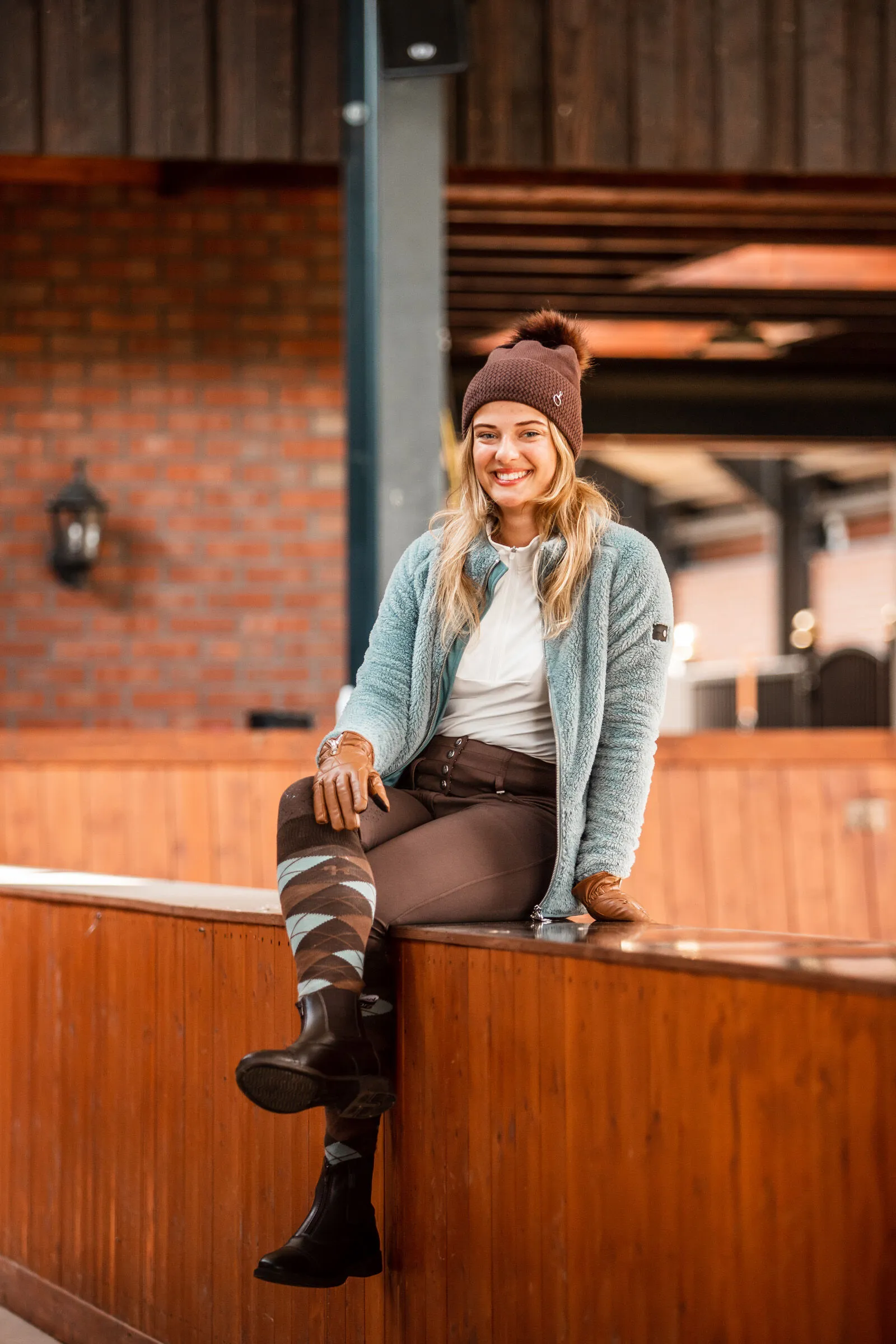 Horze Bonnet tricoté Arya avec pompon