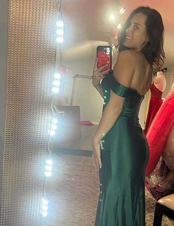 Robe de soirée fourreau à corset vert foncé avec fente