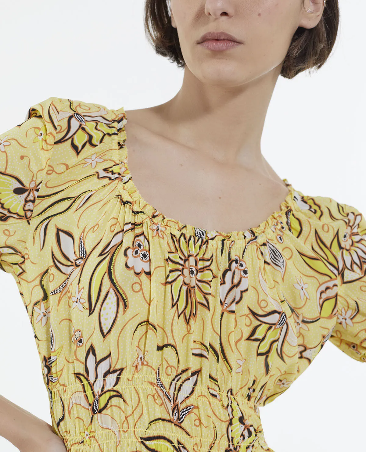 Robe jaune à fleurs courte manches bouffantes