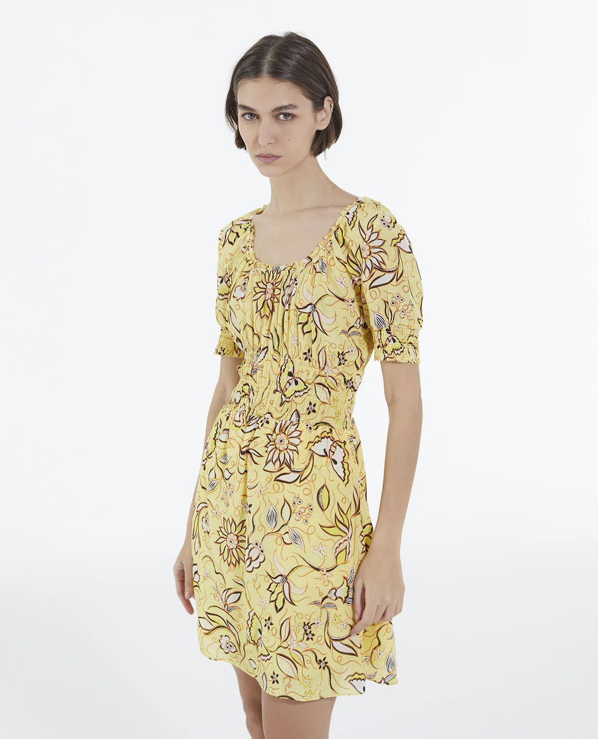 Robe jaune à fleurs courte manches bouffantes