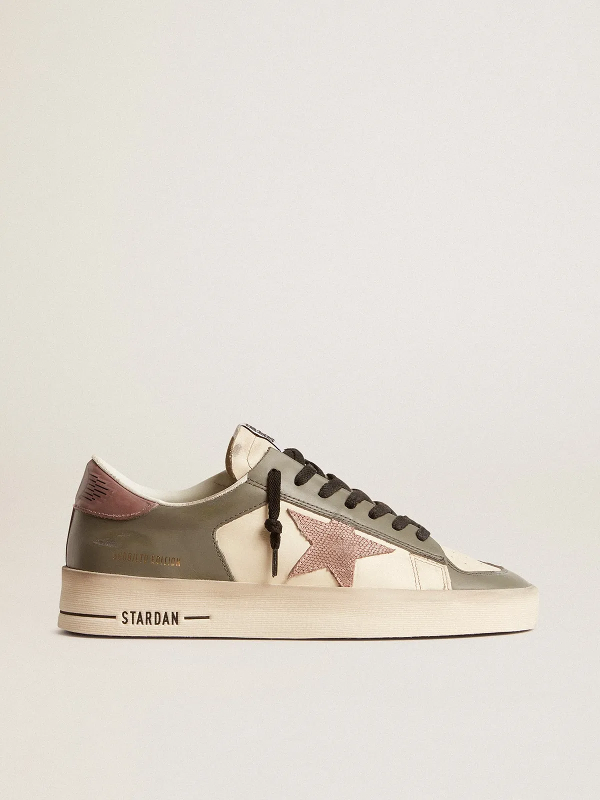 Stardan LTD femme en cuir gris avec étoile et contrefort en cuir rose | Golden Goose