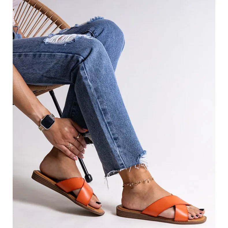 Tongs en cuir écologique orange par Klementyna